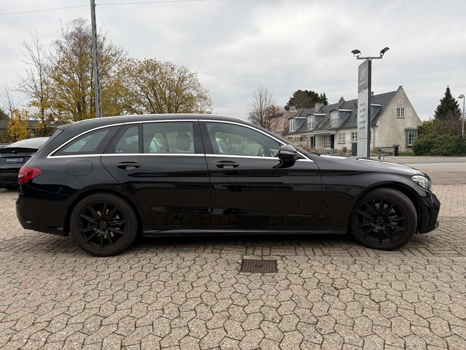 Mercedes C220 d 2,0 AMG Line stc. aut.