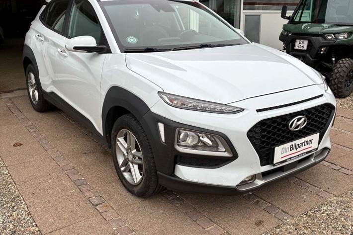 Hvid Hyundai Kona fra 2017 set udefra