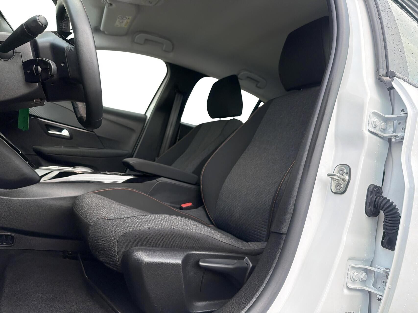 Peugeot e-208 EL Style 136HK 5d Aut.