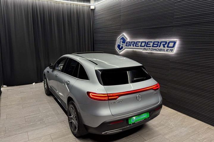 Sølv Mercedes EQC400 fra 2021