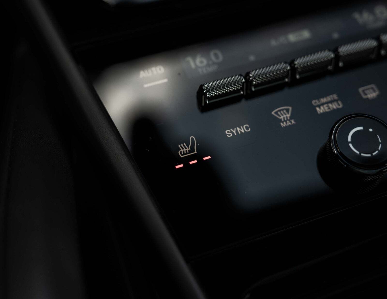 Sort Porsche Cayenne fra 2024