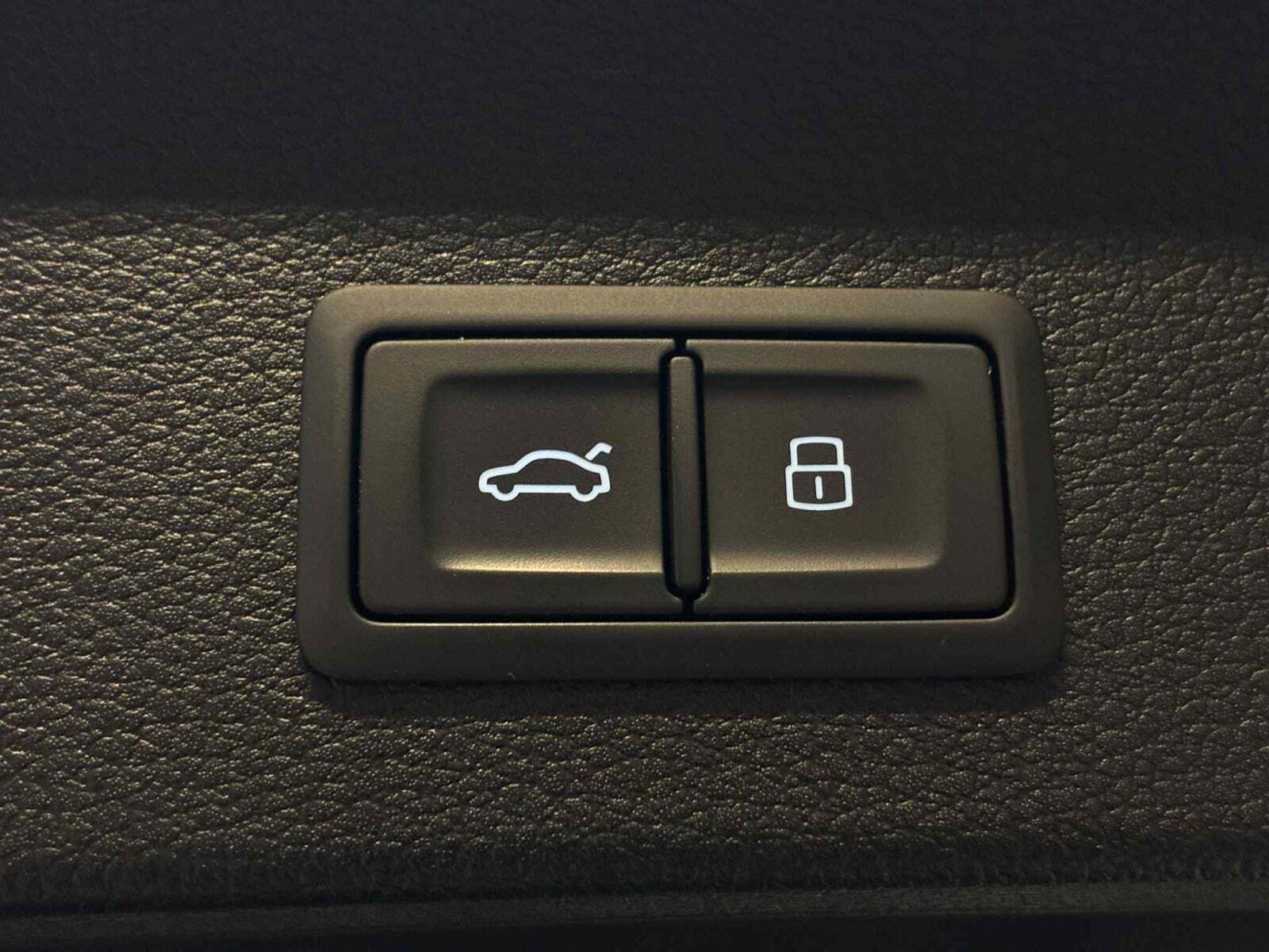 Grå Audi Q2 fra 2019