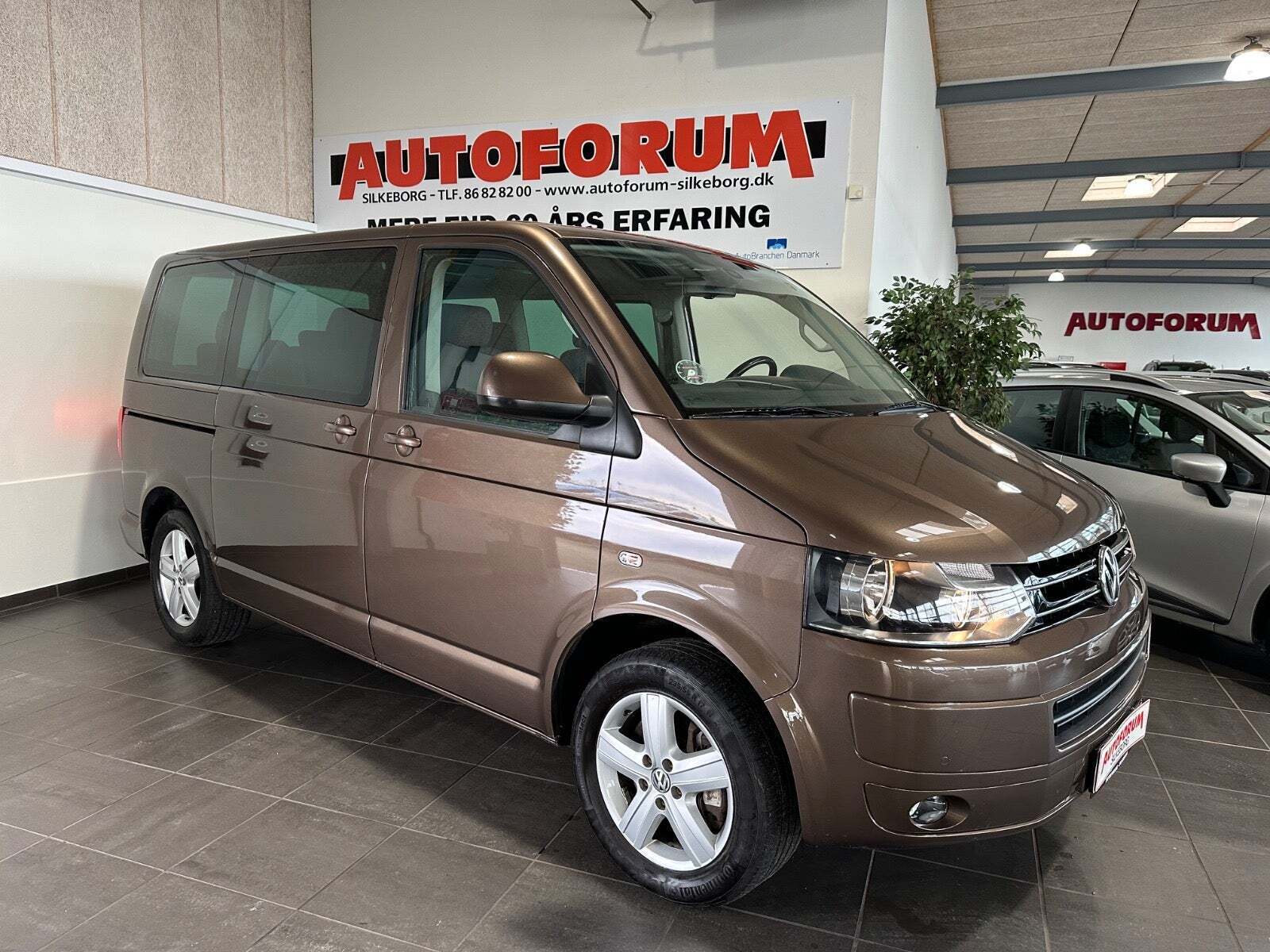 VW Multivan 2,0 TDi 180 Comfortline DSG kort