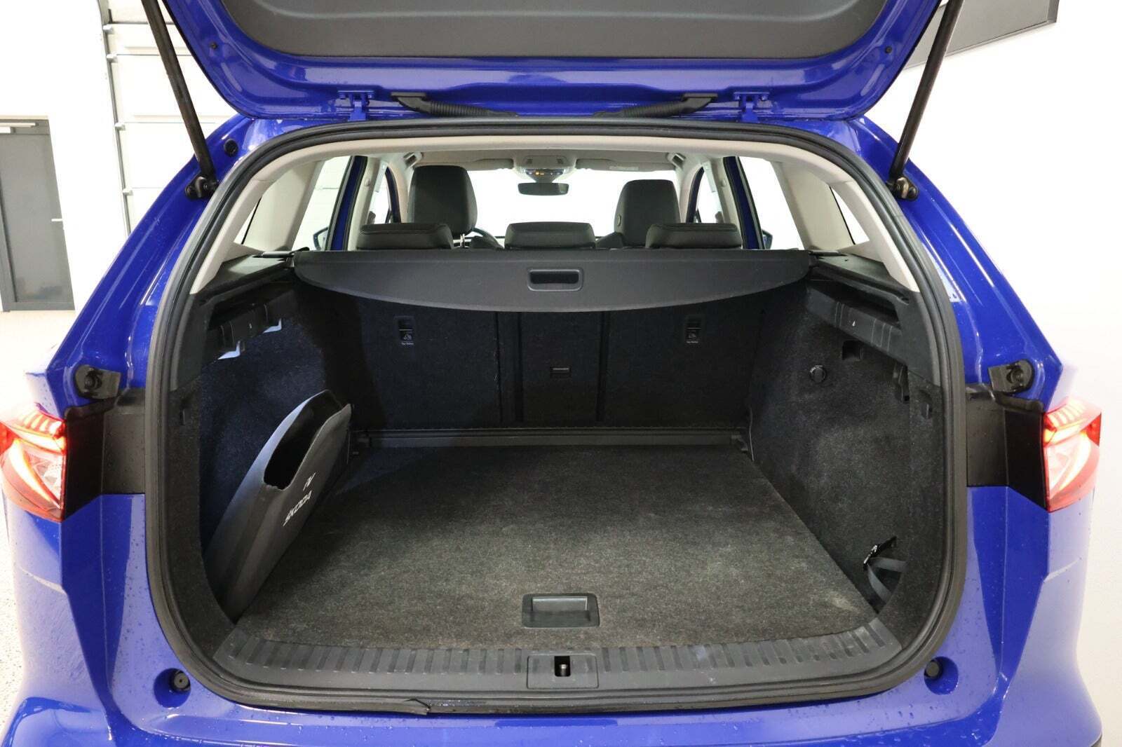 Blå Skoda Enyaq fra 2022