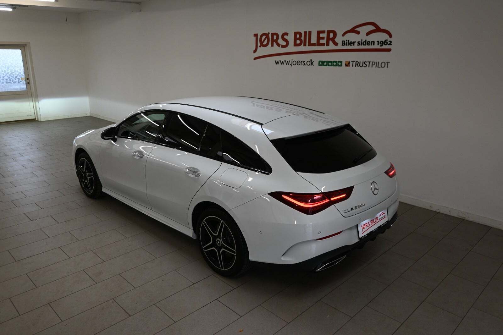 Hvid Mercedes CLA250 e fra 2024