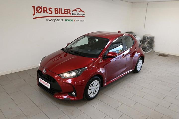 Grå Toyota Yaris fra 2021