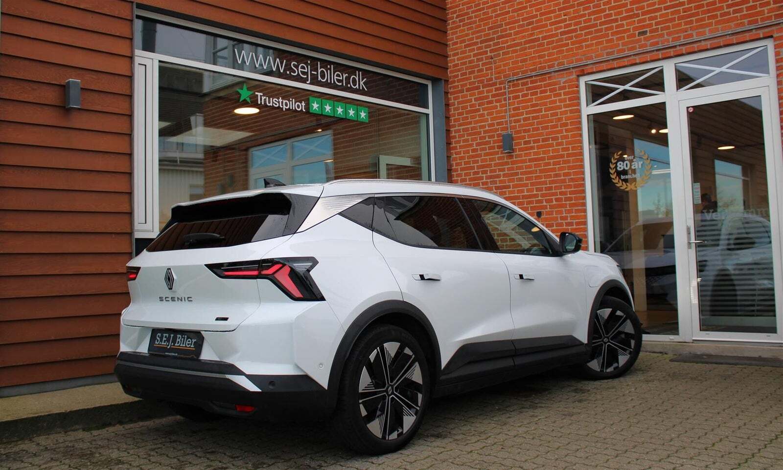 Hvid Renault Scenic E-Tech fra 2024