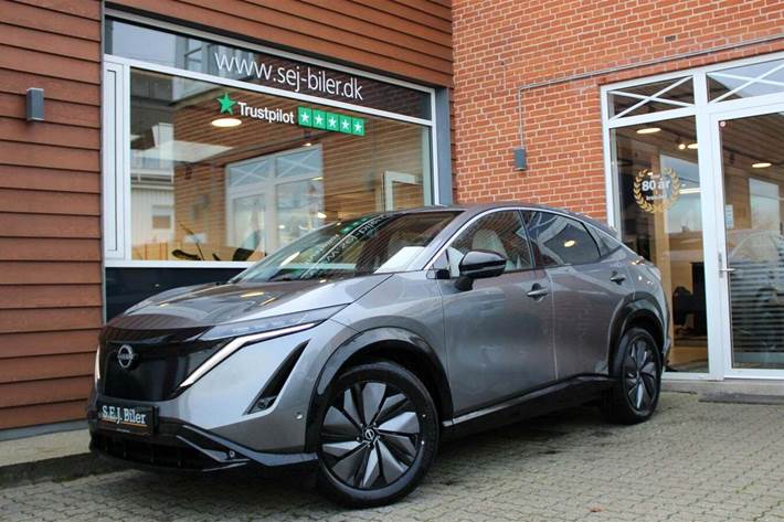 Grå Nissan Ariya fra 2025