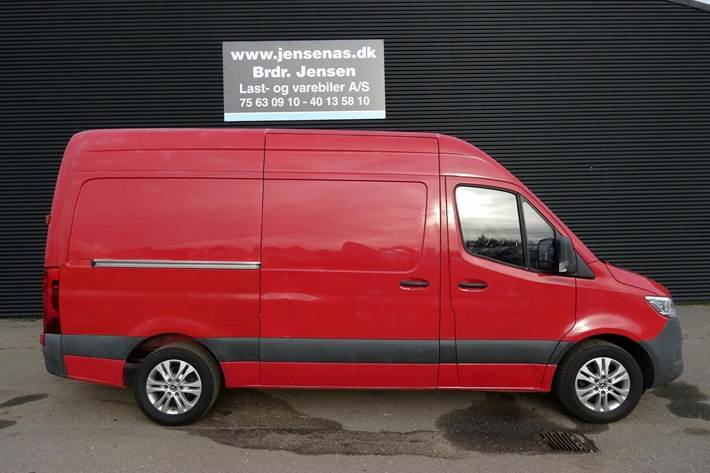 Rød Mercedes Sprinter 314 fra 2018