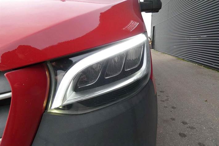 Rød Mercedes Sprinter 314 fra 2018