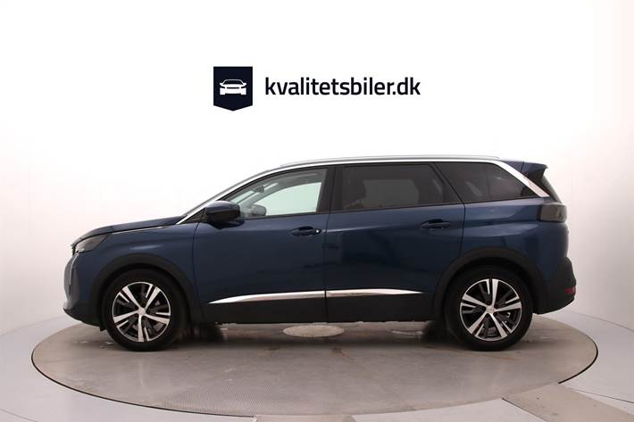 Blå Peugeot 5008 fra 2021