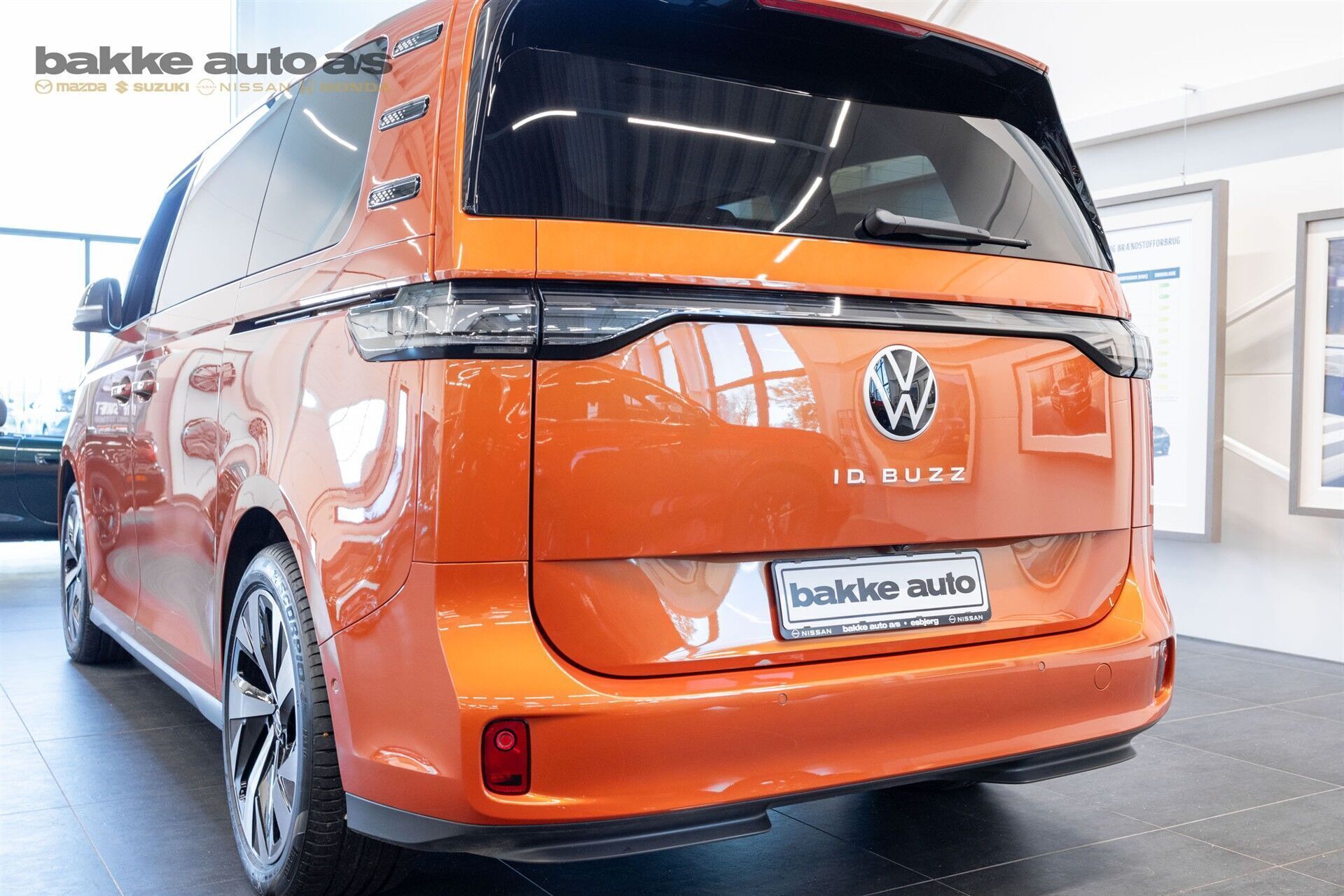 Orange VW ID.Buzz fra 2024