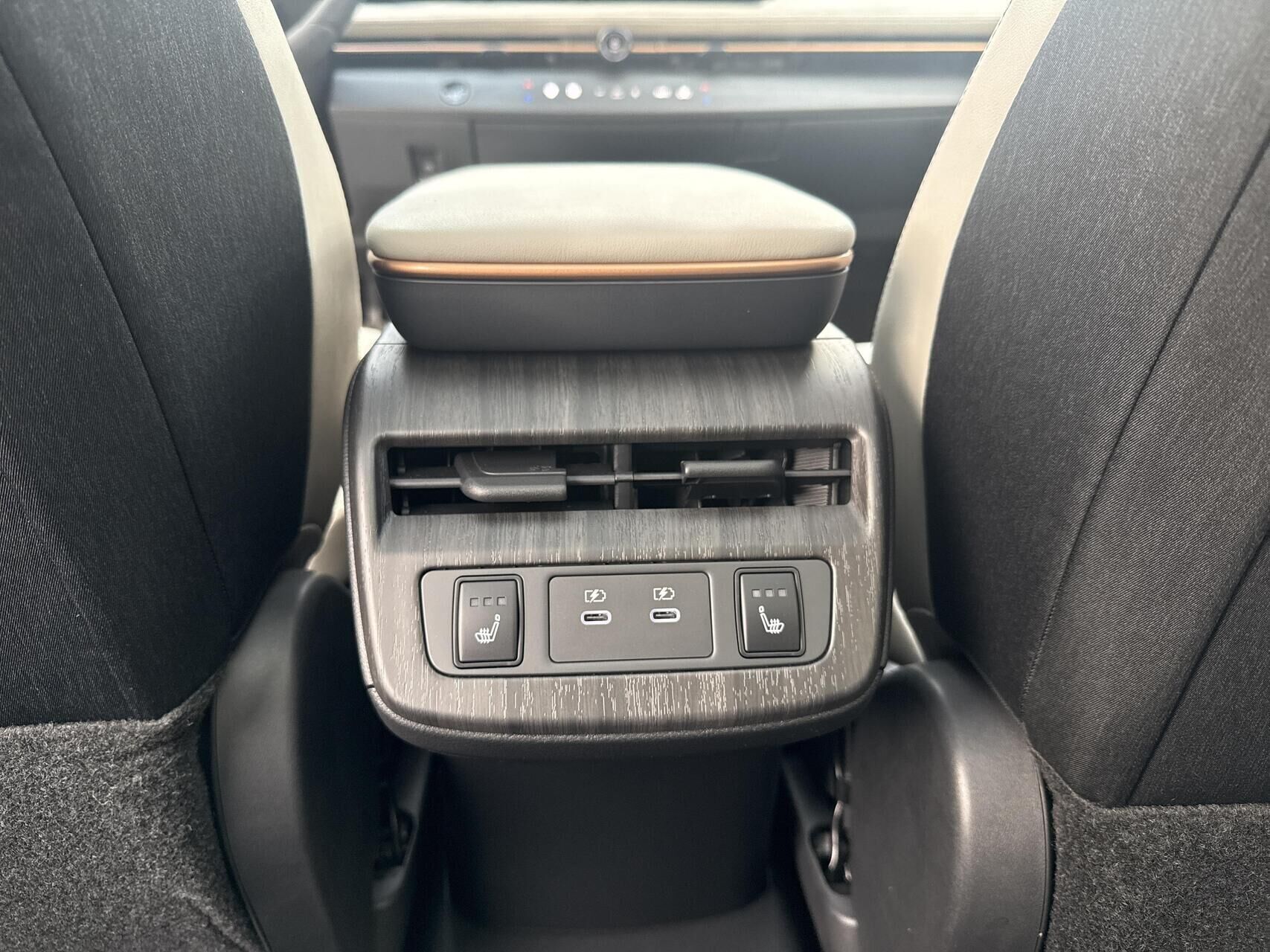 Grøn Nissan Ariya fra 2025