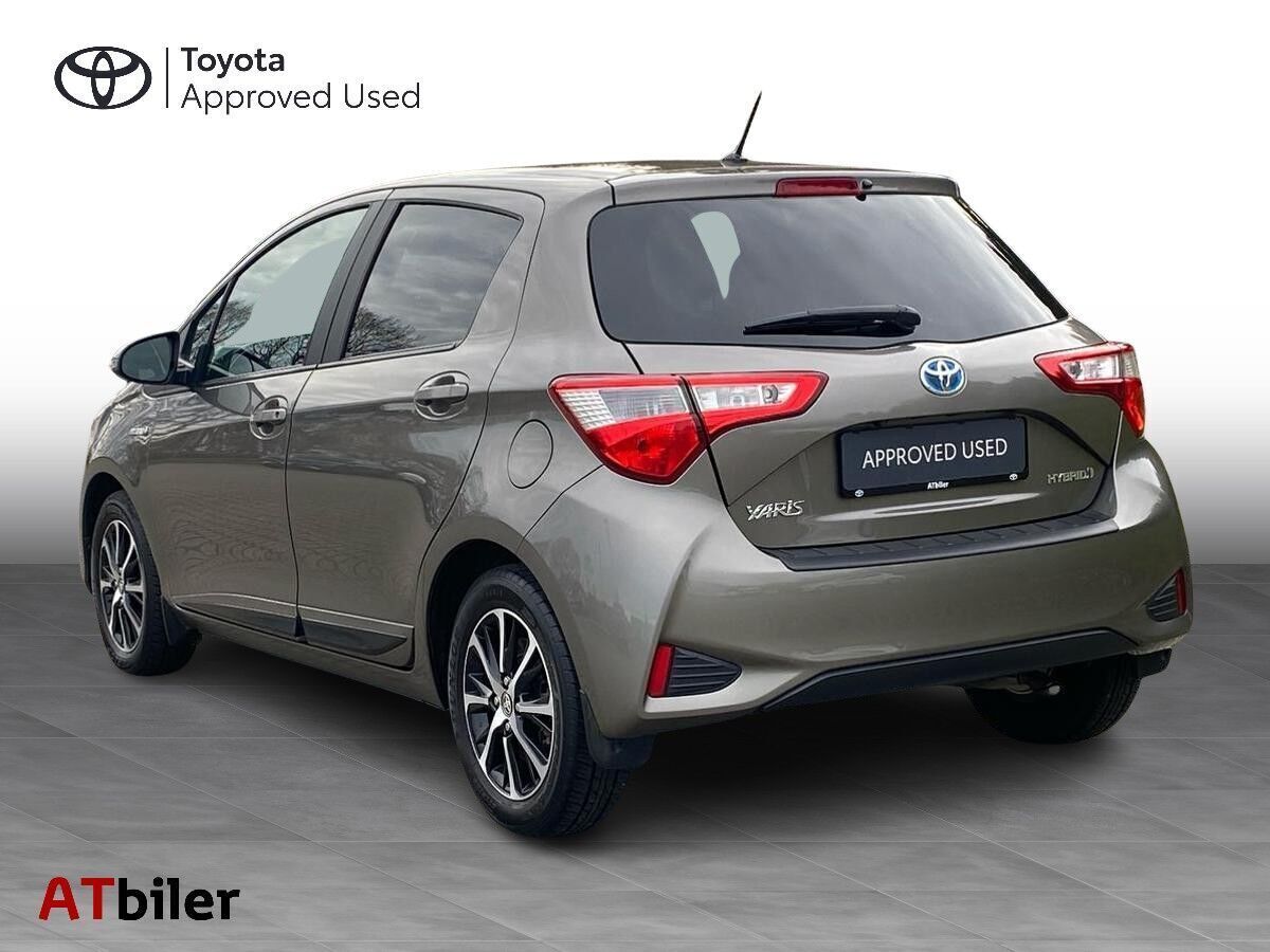 Toyota Yaris 1,5 Hybrid H2 Premium E-CVT 100HK 5d Trinl. Gear