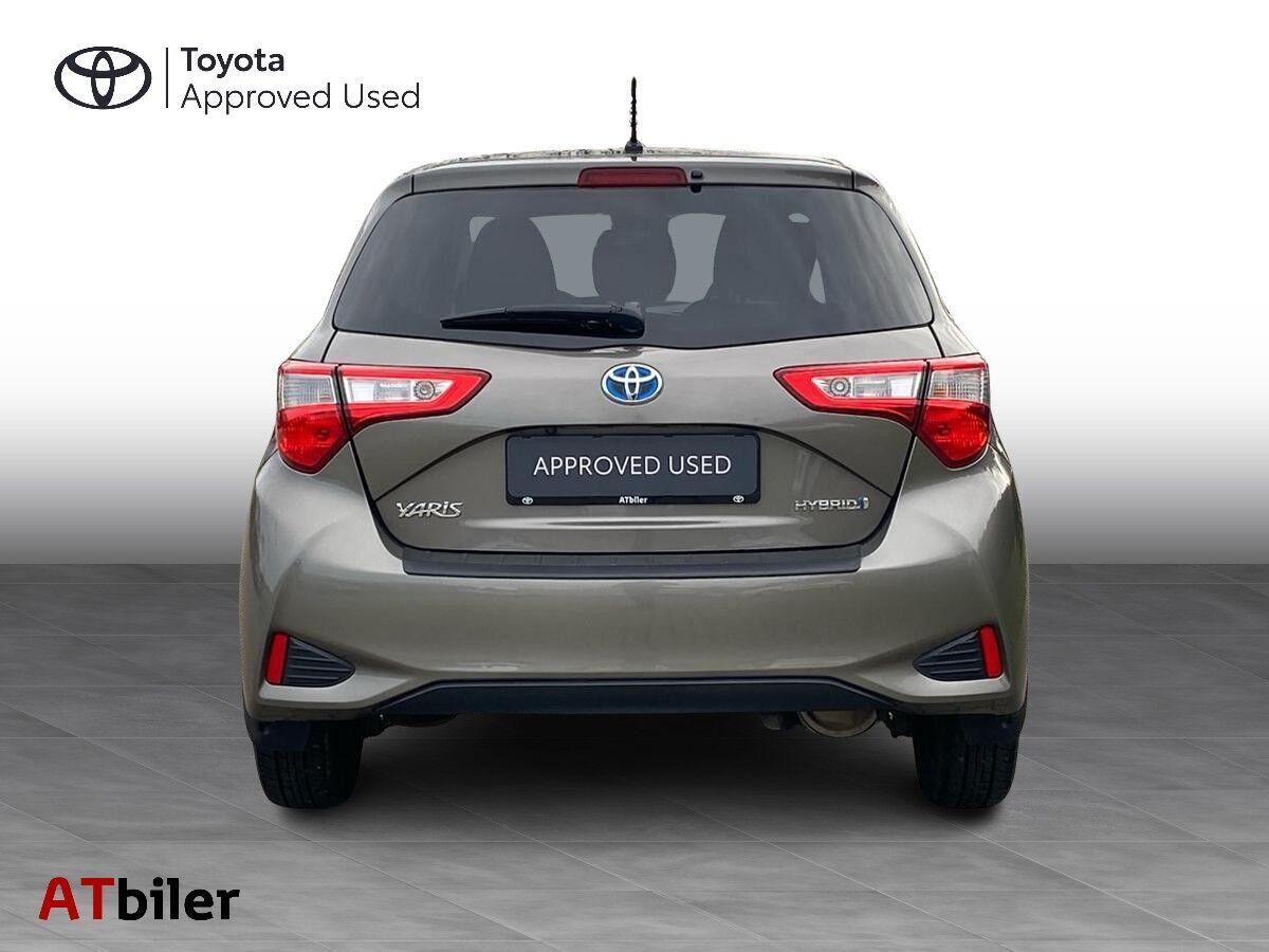 Toyota Yaris 1,5 Hybrid H2 Premium E-CVT 100HK 5d Trinl. Gear