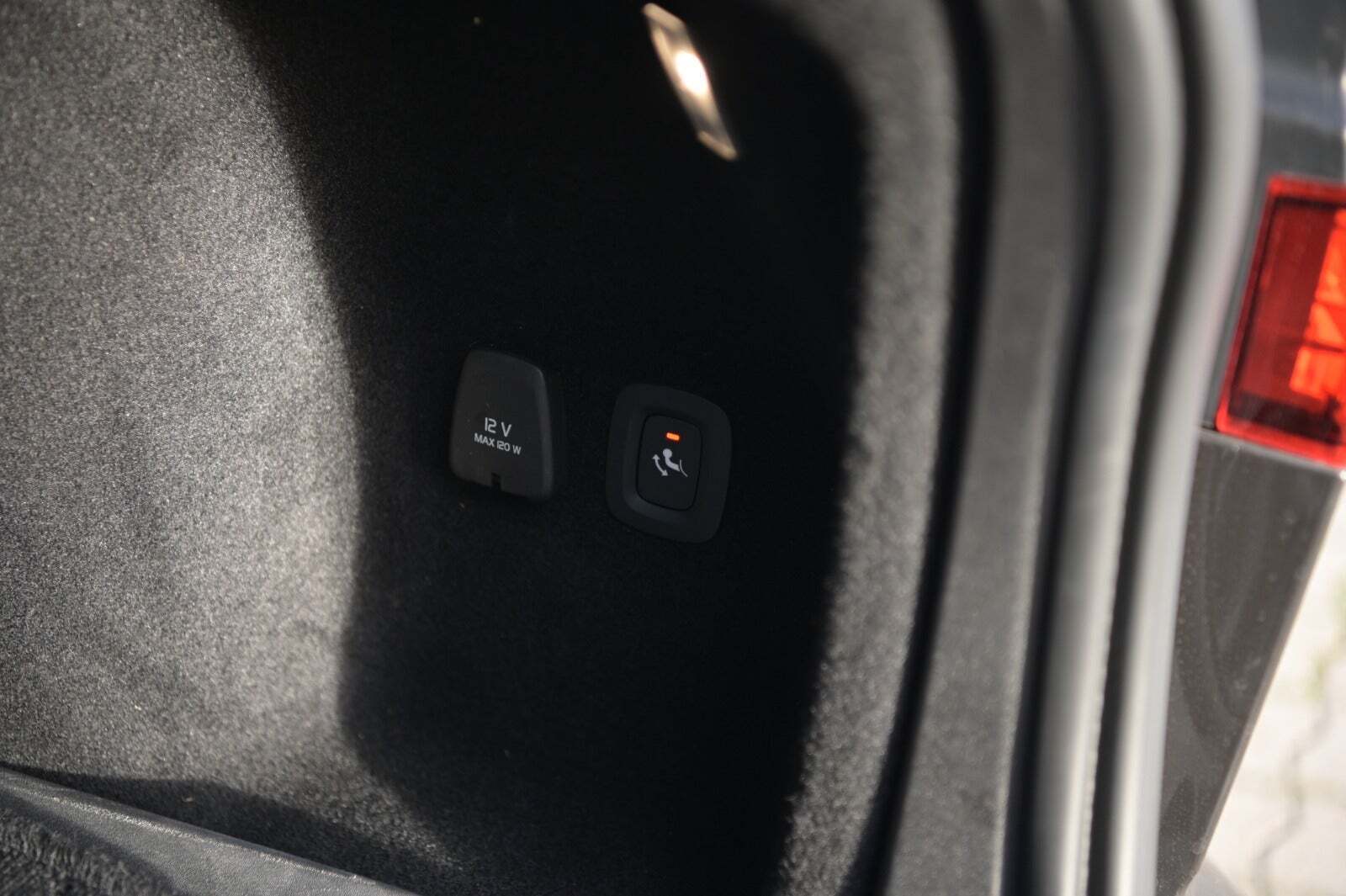 Grå Volvo V60 fra 2021