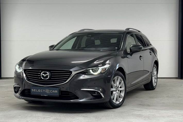 Grå Mazda 6 fra 2017 set udefra