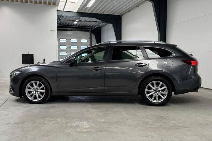 Grå Mazda 6 fra 2017