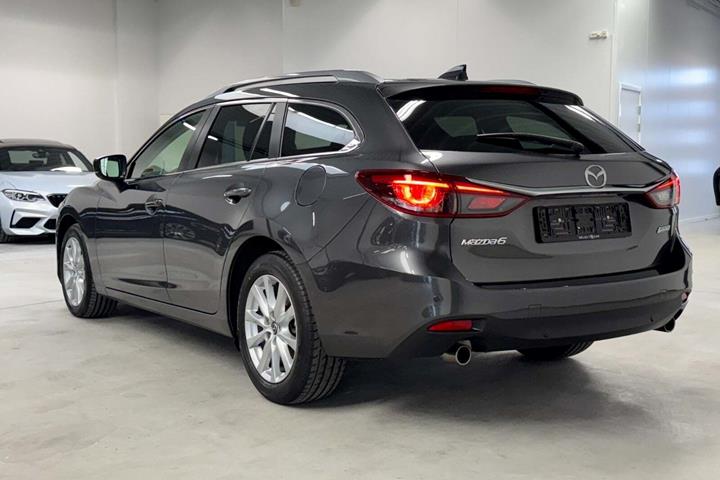 Grå Mazda 6 fra 2017