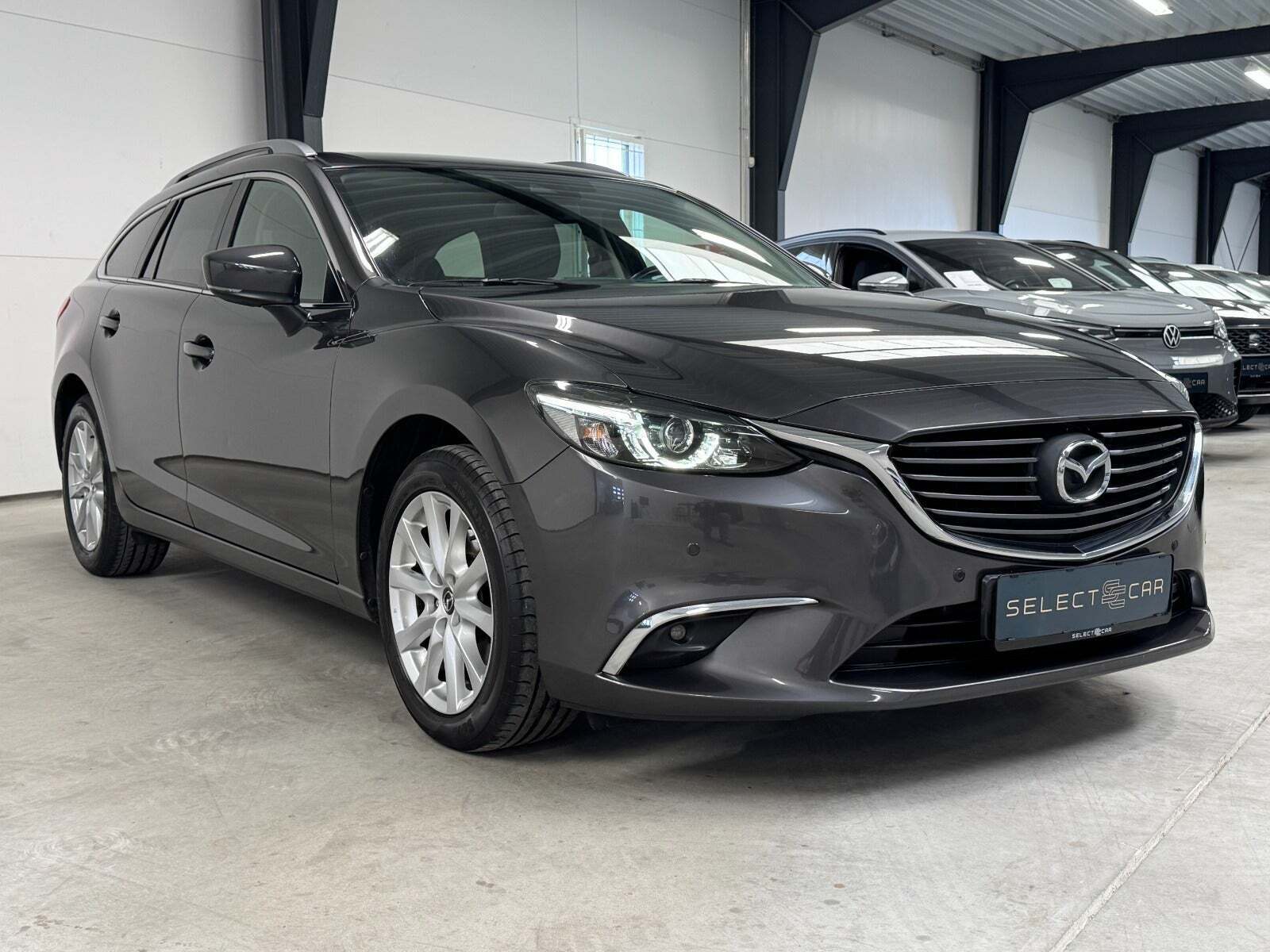 Grå Mazda 6 fra 2017