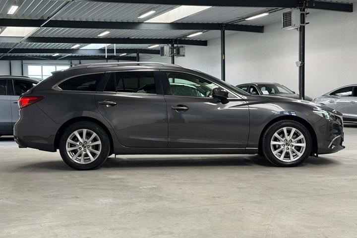 Grå Mazda 6 fra 2017