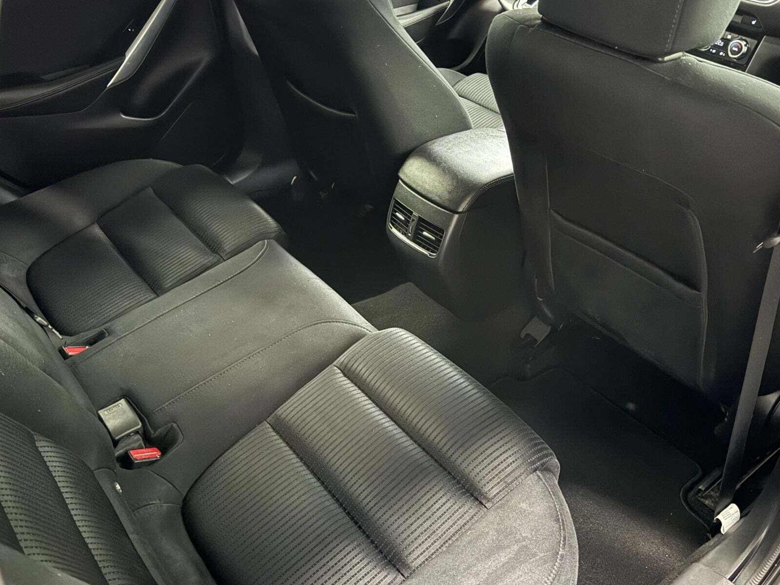 Grå Mazda 6 fra 2017
