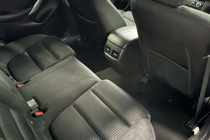 Grå Mazda 6 fra 2017