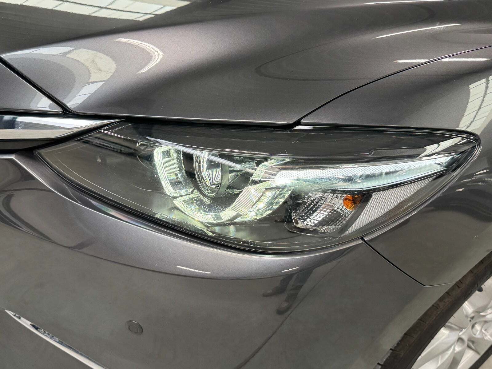 Grå Mazda 6 fra 2017