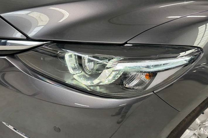 Grå Mazda 6 fra 2017