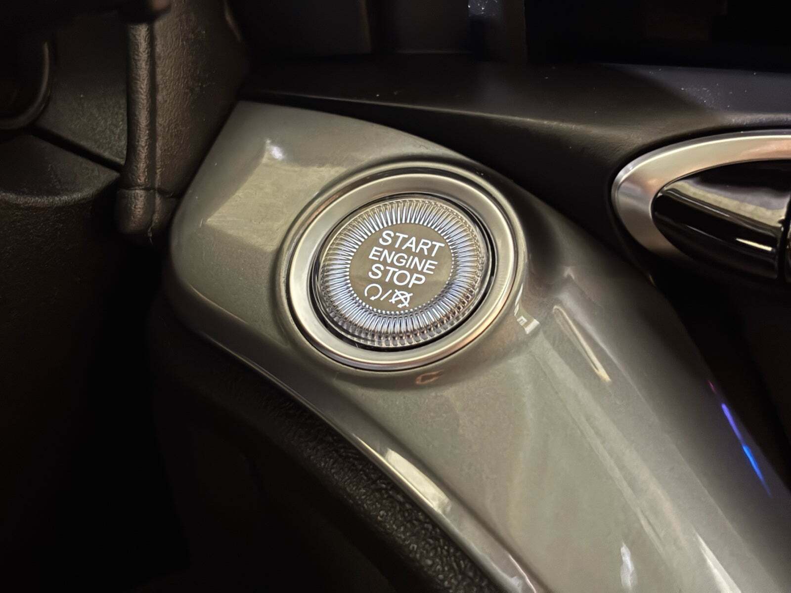 Hvid Fiat 500e fra 2023