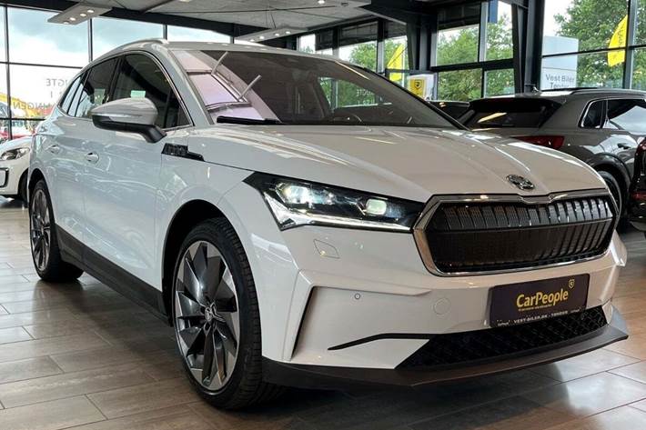 Hvid Skoda Enyaq fra 2021