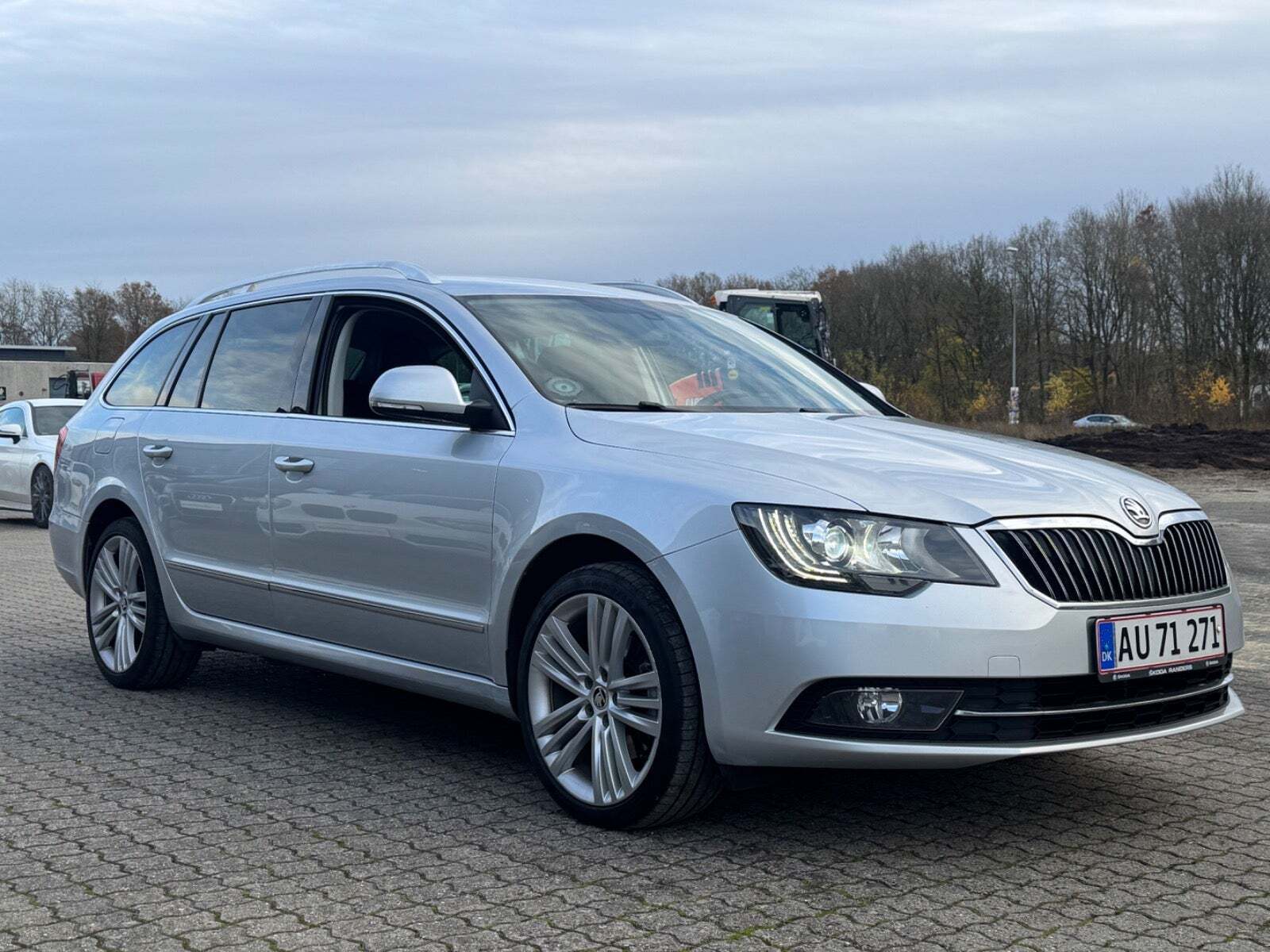Skoda Superb 2,0 TDi 170 Elegance Combi DSG