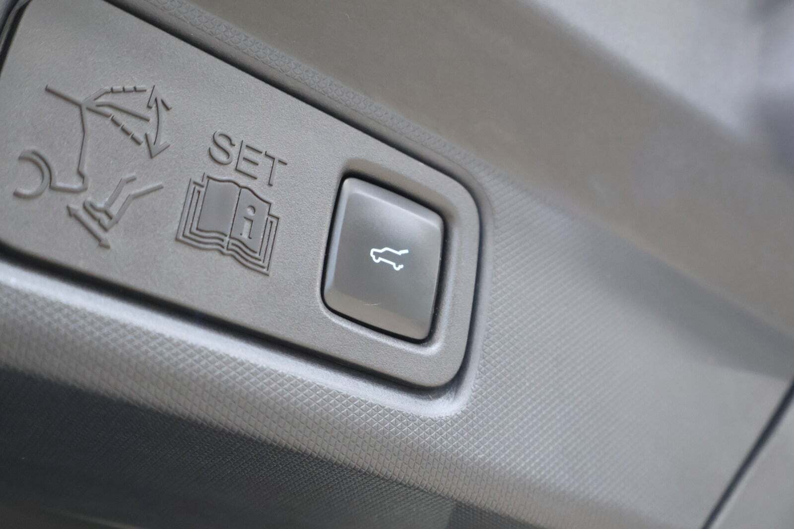 Hvid Ford Mustang Mach-E fra 2023