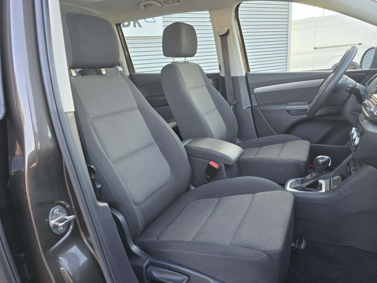 VW Sharan 2,0 TDi 140 Comfortline DSG BMT 7prs