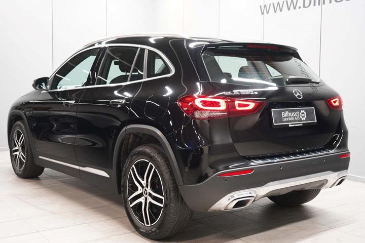 Sort Mercedes GLA250 e fra 2023