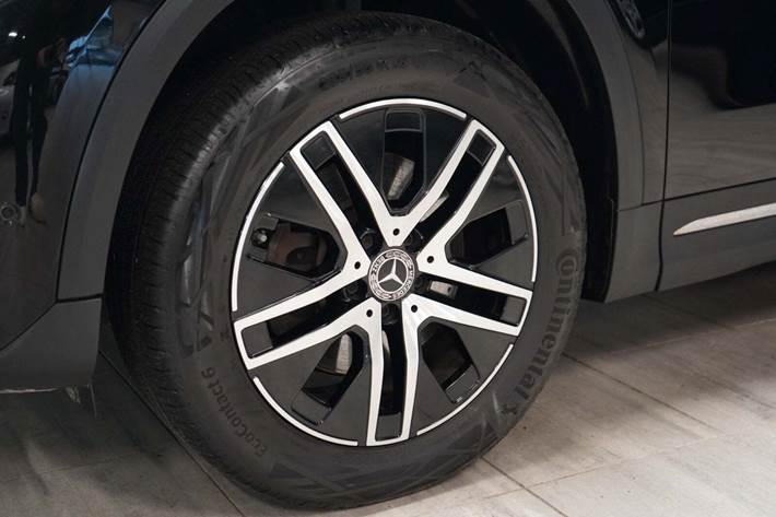 Sort Mercedes GLA250 e fra 2023
