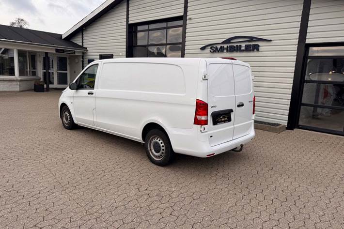 Hvid Mercedes Vito 114 fra 2020