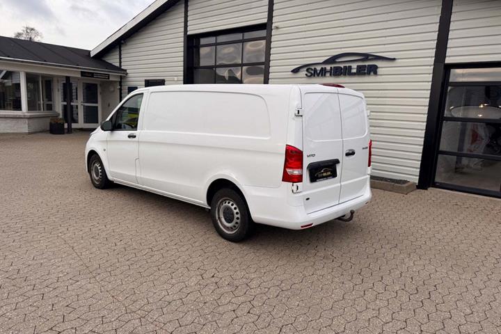 Hvid Mercedes Vito 114 fra 2020