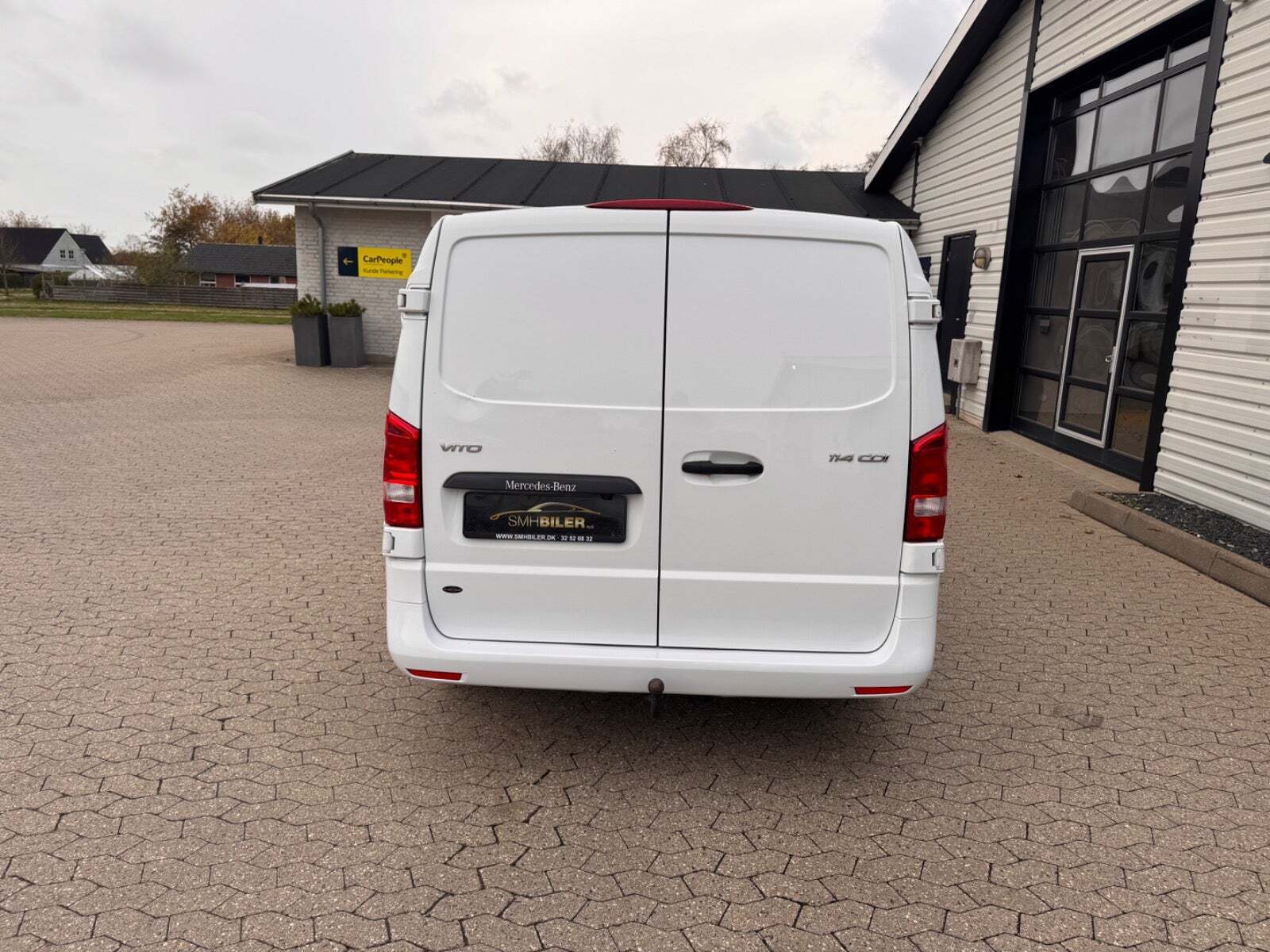Hvid Mercedes Vito 114 fra 2020