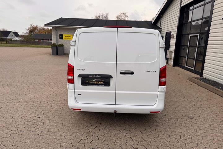 Hvid Mercedes Vito 114 fra 2020