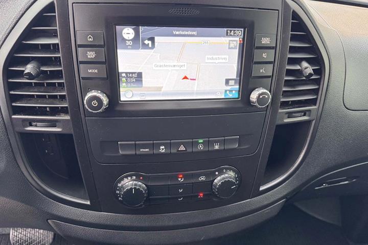 Hvid Mercedes Vito 114 fra 2020