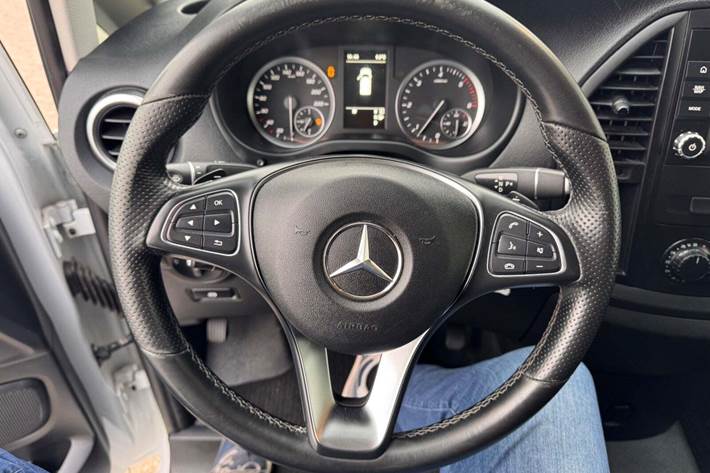 Hvid Mercedes Vito 114 fra 2020
