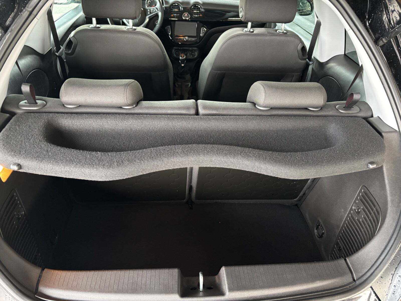 Sort Opel Adam fra 2018