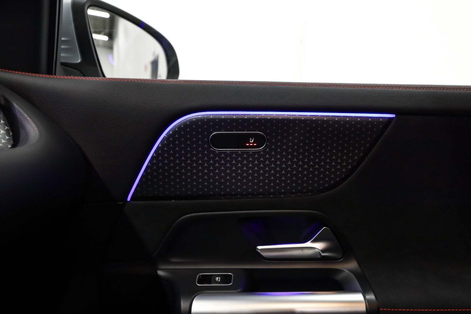 Sølv Mercedes EQA250+ fra 2024