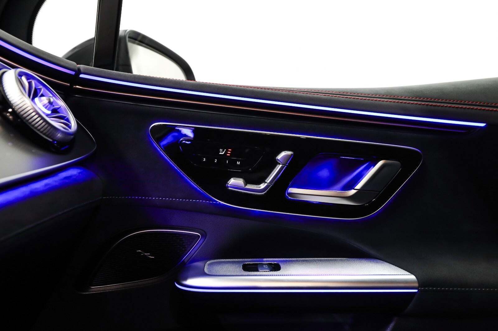 Grøn Mercedes EQE350 SUV fra 2024