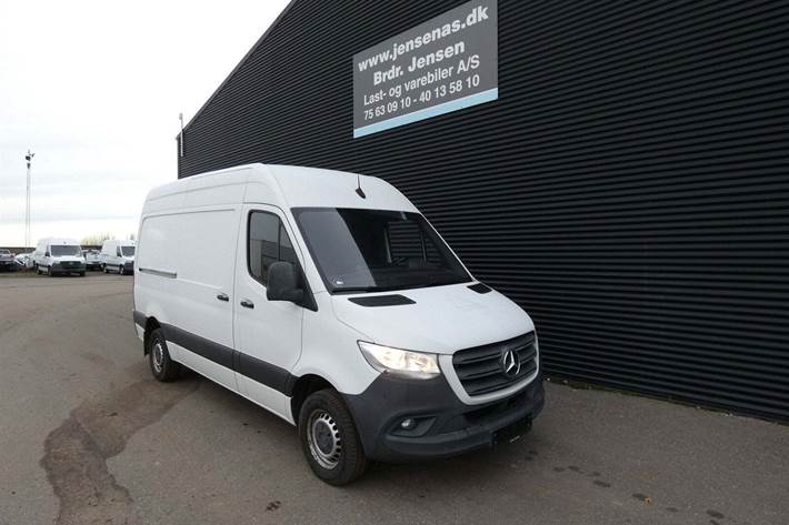 Hvid Mercedes Sprinter 319 fra 2019