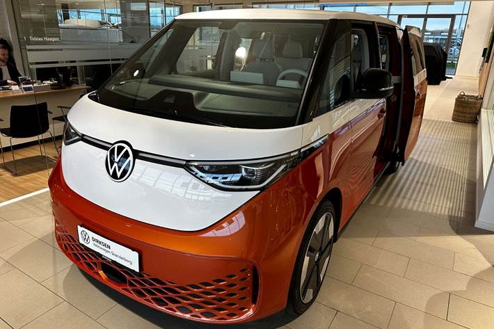 Orange VW ID.Buzz fra 2023
