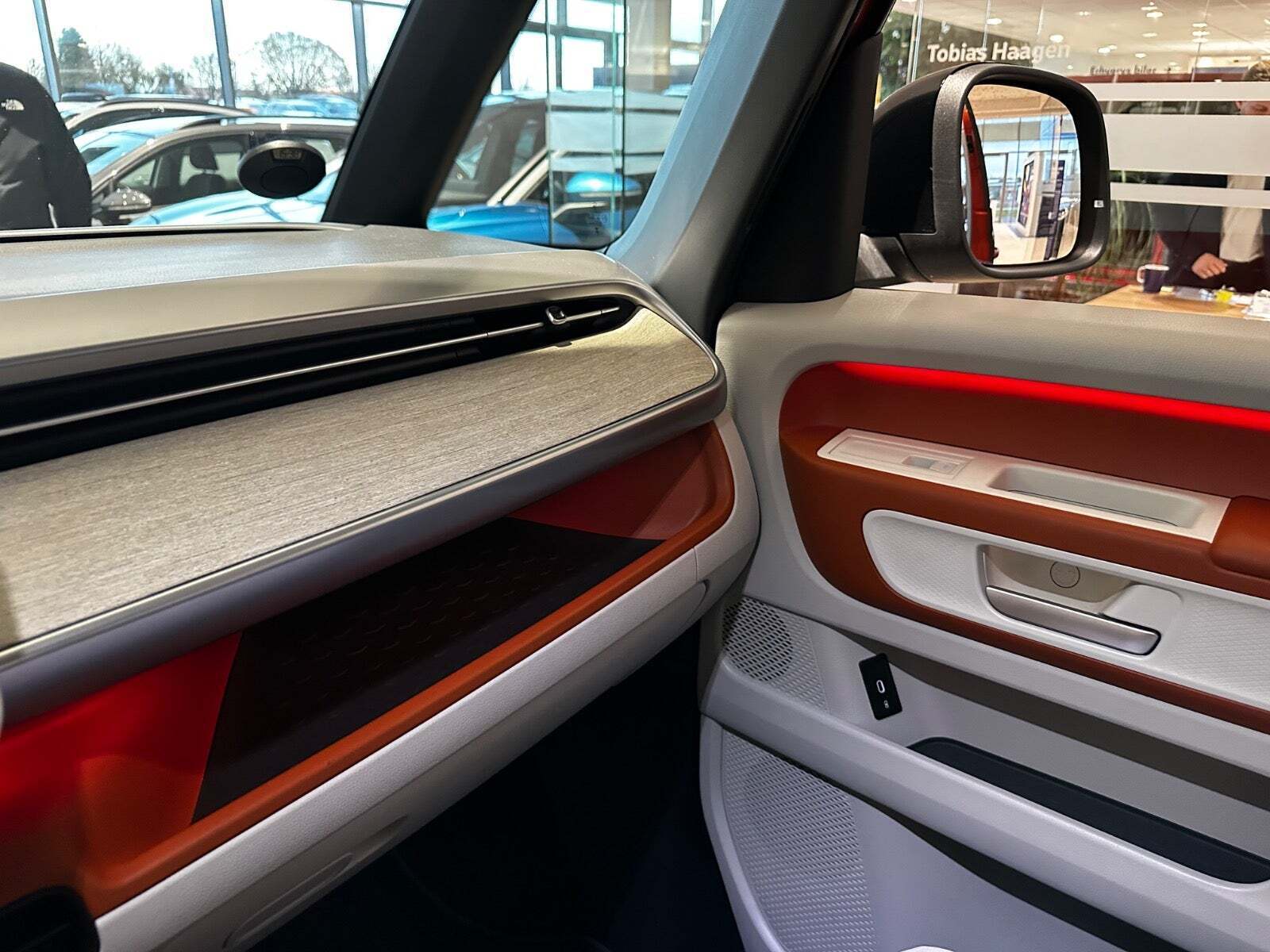 Orange VW ID.Buzz fra 2023