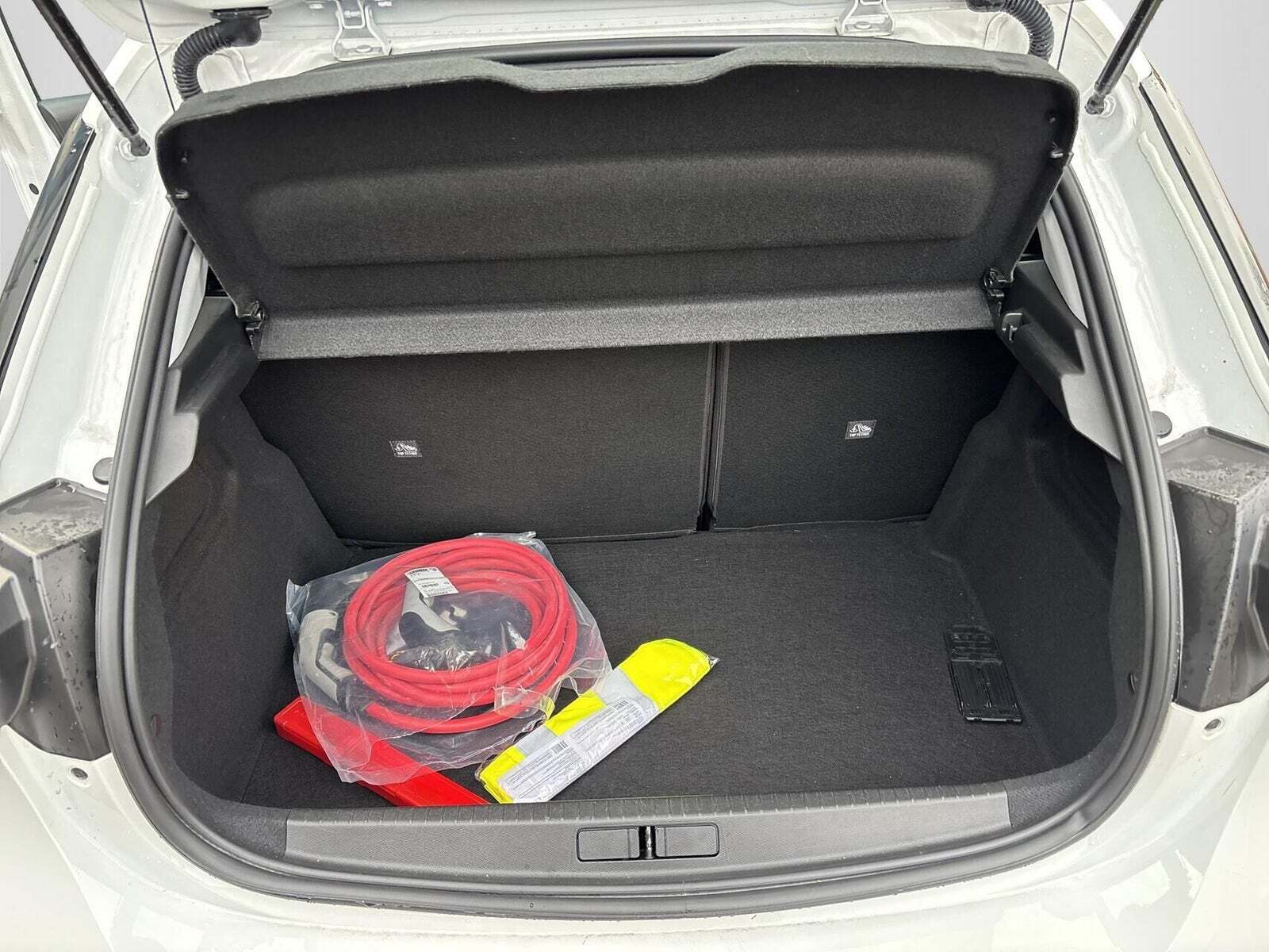 Hvid Opel Corsa-e fra 2025