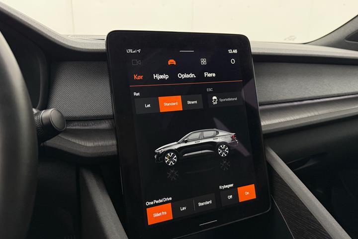 Blå Polestar 2 fra 2024